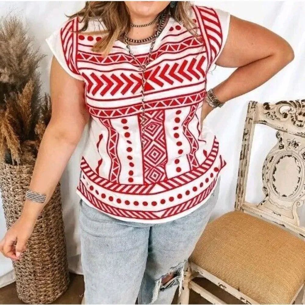 Savanna Jane Embroidered Chic Knit Tank Women's Size Small White Red Aztec Tee